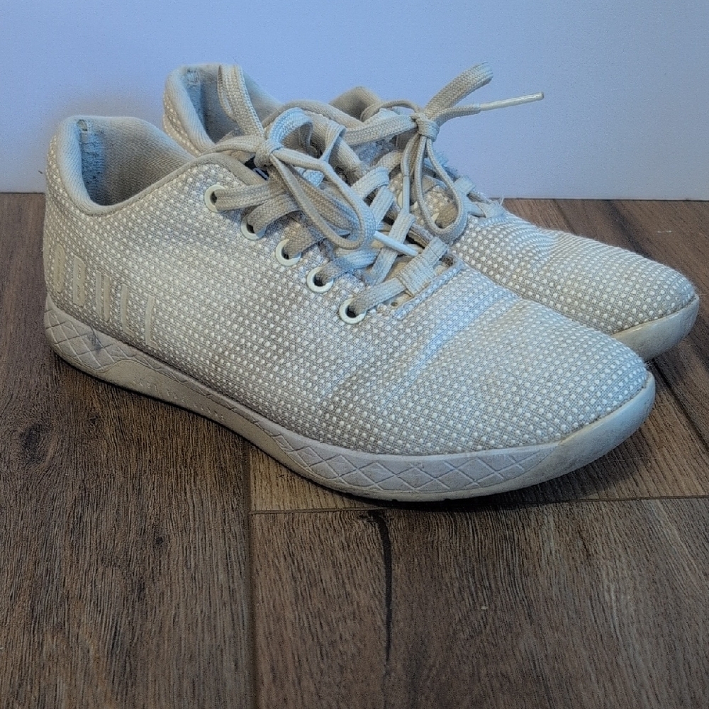 NOBULL White Athletic Shoes with Breathable Fabric and Minimalist Design